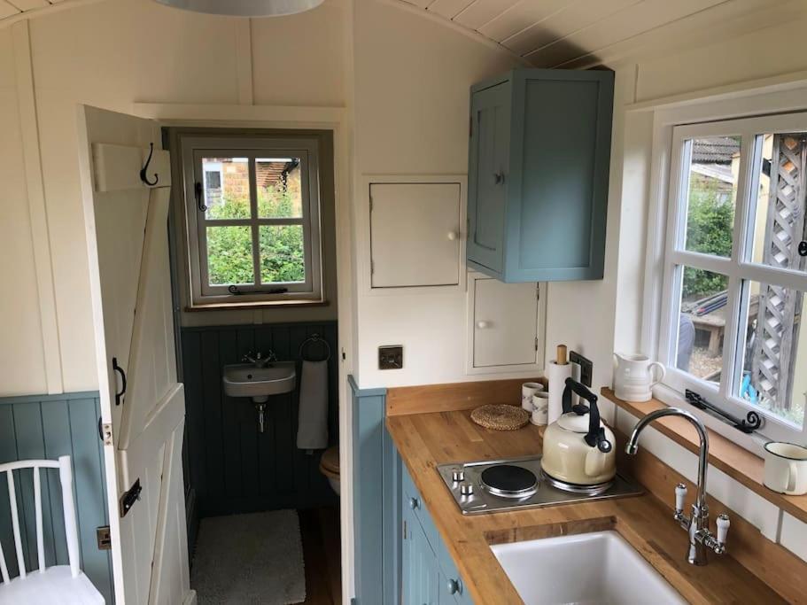Romantic Shepherds Hut With Stunning Sunsets Hollingbourne Luaran gambar